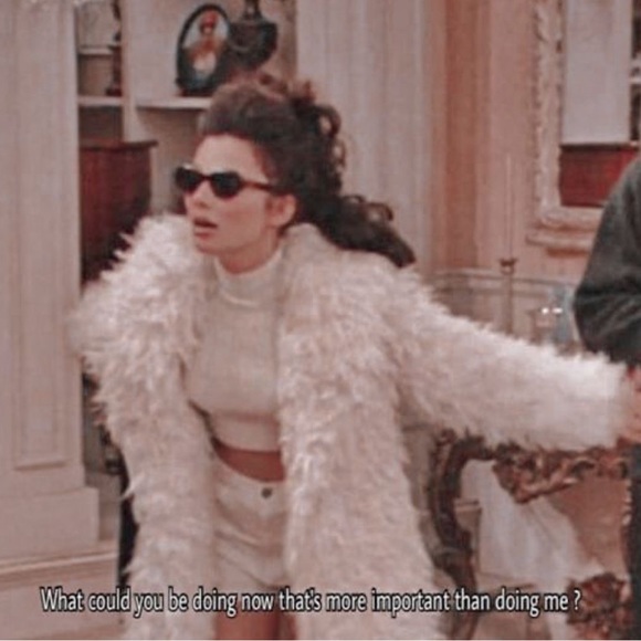 What could you be doing better than shopping Courtney’s posh 🖤